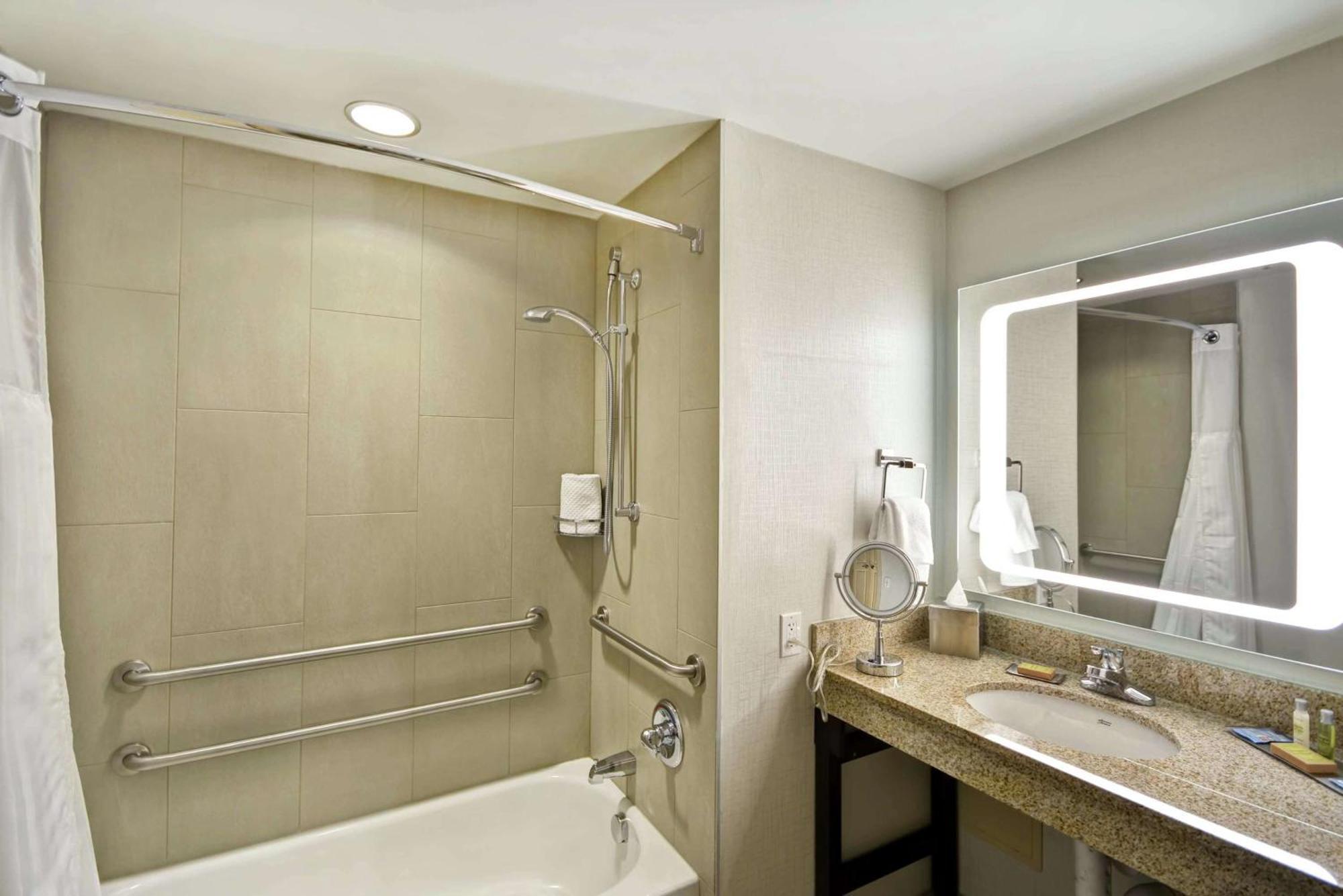 Doubletree By Hilton Chicago Midway Airport, Il Hotel Bedford Park Eksteriør billede